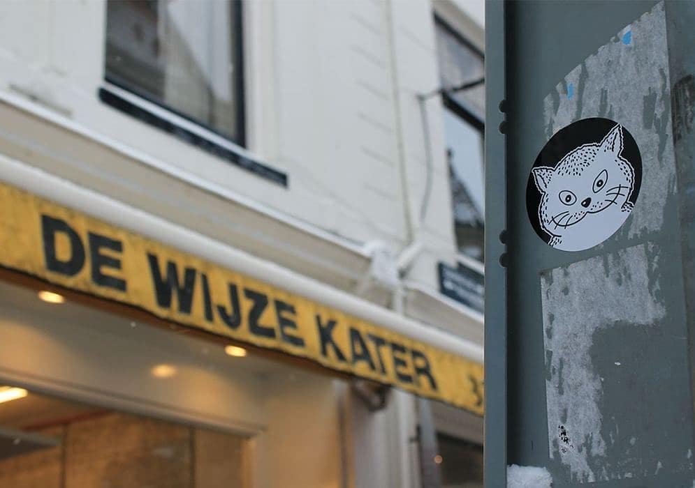 Een vroege Gato-sticker bij De Wijze Kater in Eindhoven