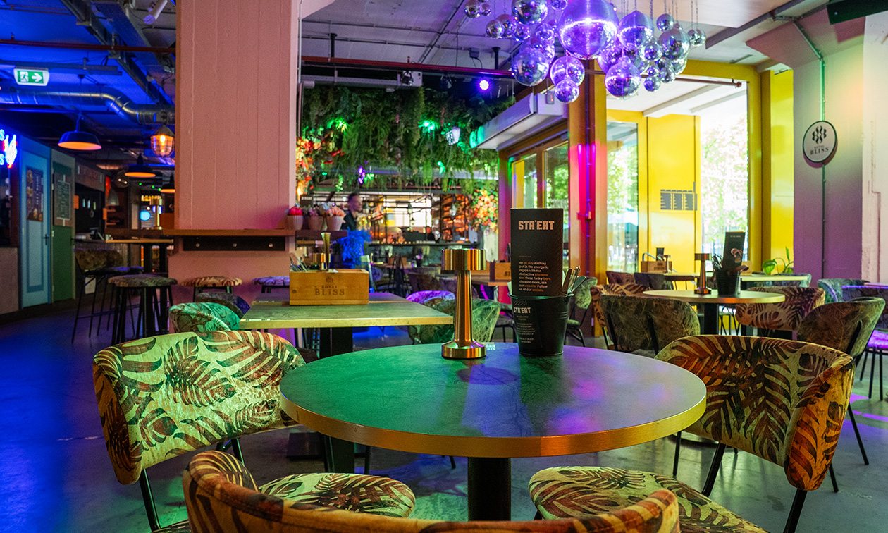 Interieur van STR'EAT bars & kitchens op Strijp-S in Eindhoven